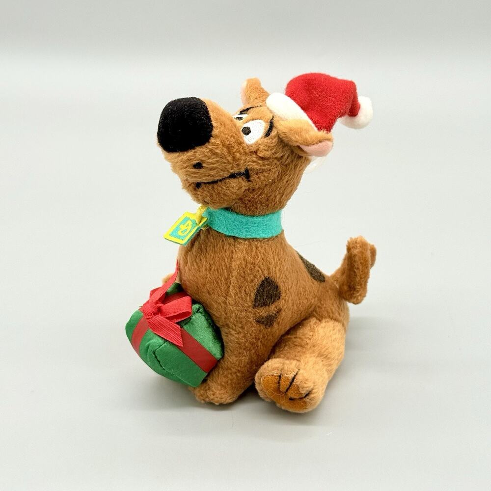 Gund 5" Scooby Doo Santa Hat Holding Gift Present Christmas Plush Scooby Dog
